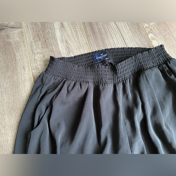 American Eagle very light weight black dance joggers w/ pockets elastic waist - Picture 2 of 7